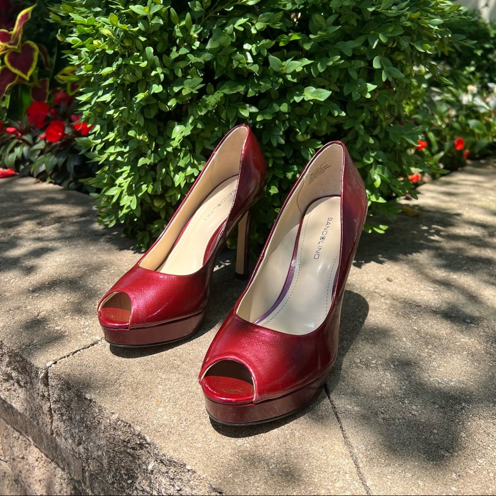 Red Bandolino Sasson Peep Toe Pump